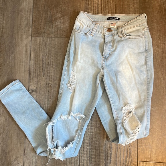 Distressed Skinny Jeans - Picture 1 of 2